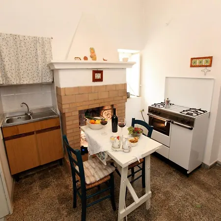 Ferienhaus Cottage In Cisternino With Garden & Bbq